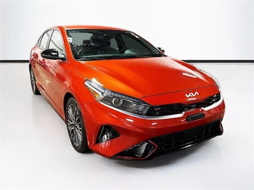 2023 Kia Forte GT-Line photo 1