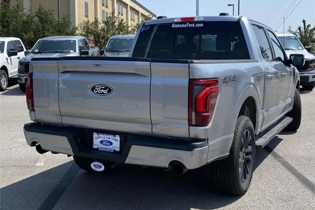 2025 Ford F-150 Lariat photo 1