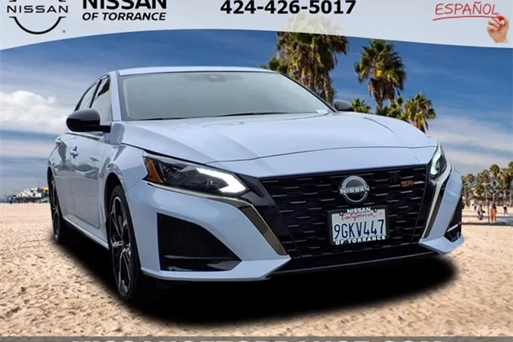 2023 Nissan Altima 2.5 SR photo 1