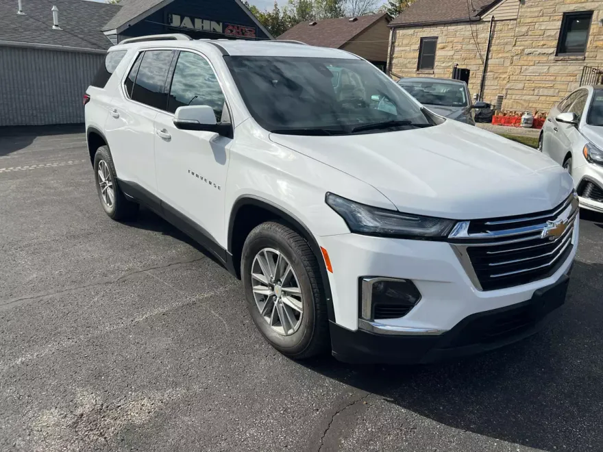 2022 Chevrolet Traverse Cloth 1LT photo 1