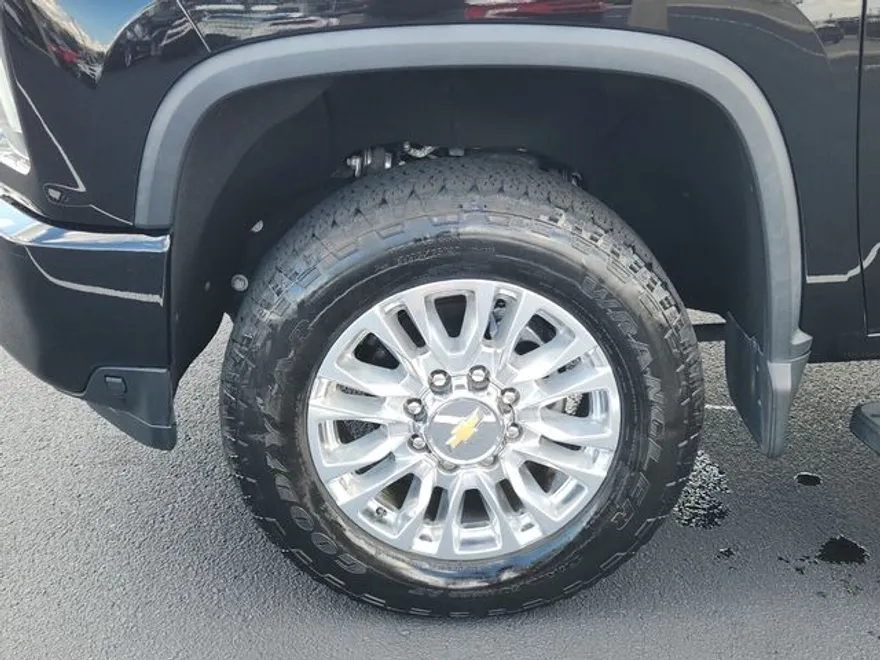 2023 Chevrolet Silverado 3500HD High Country photo 1