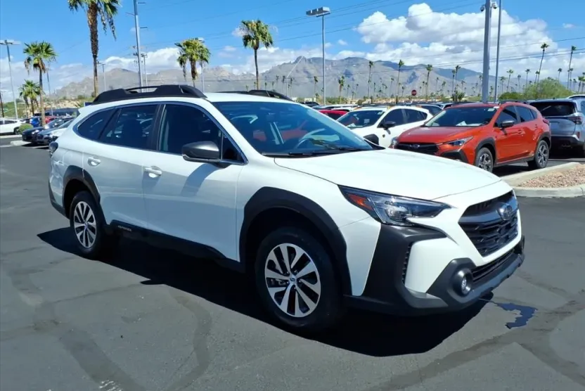 2025 Subaru Outback Base photo 1