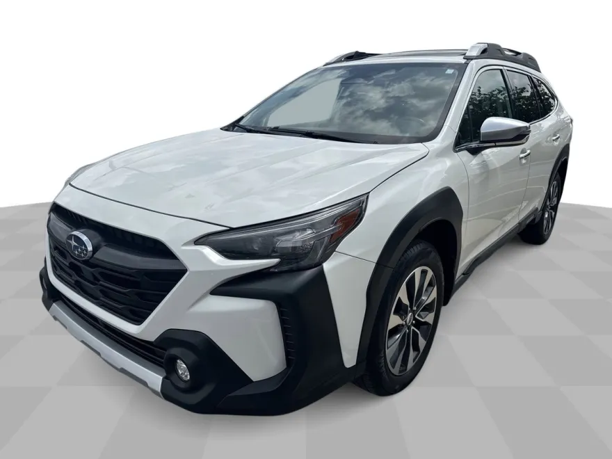 2023 Subaru Outback Touring photo 1