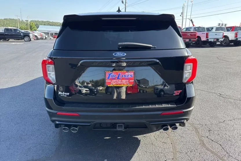 2022 Ford Explorer ST photo 1