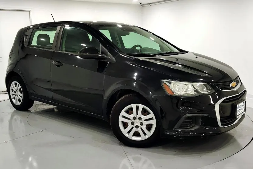 2020 Chevrolet Sonic photo 1
