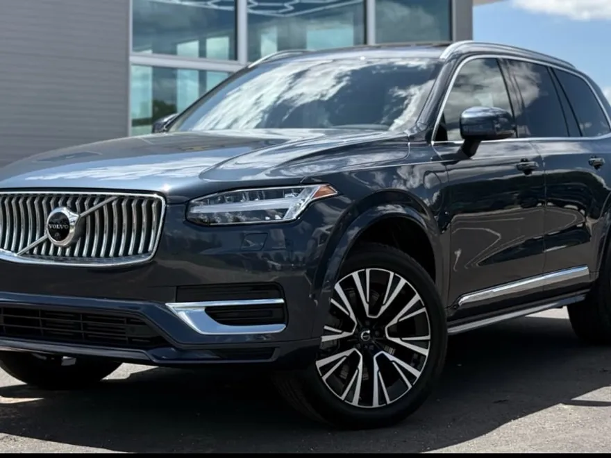 2023 Volvo XC90 Recharge T8 Plus photo 1