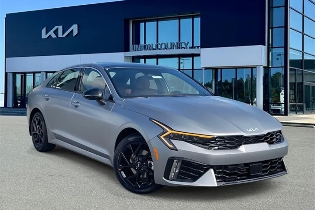2026 Kia K5 GT-Line photo 1