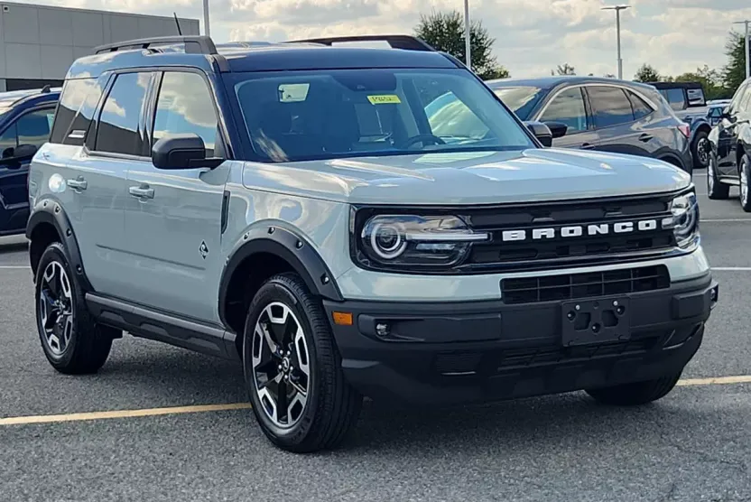 2021 Ford Bronco Sport Outer Banks photo 1