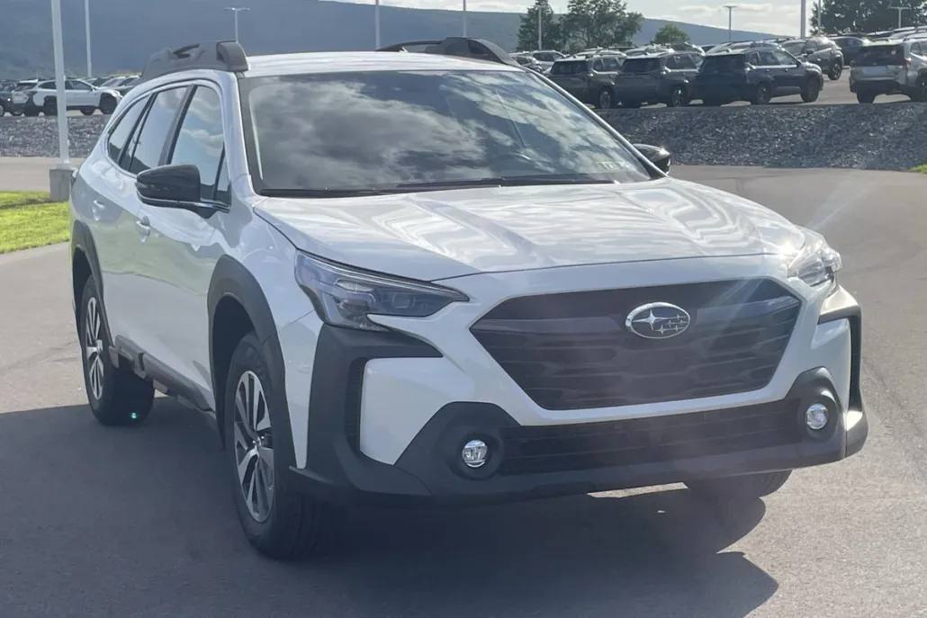 2025 Subaru Outback Premium photo 1