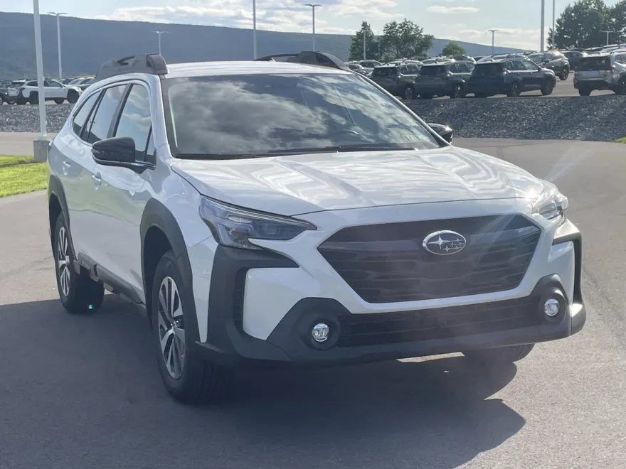 2025 Subaru Outback Premium photo 1