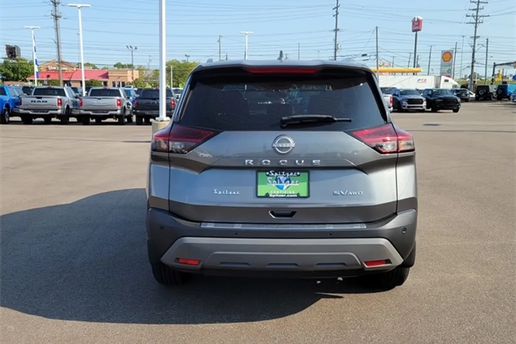 2022 Nissan Rogue SV photo 1