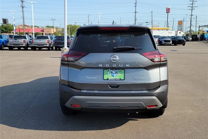 2022 Nissan Rogue SV photo 1