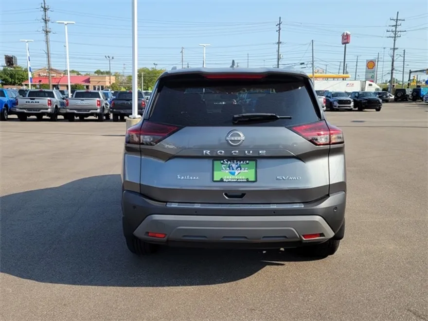 2022 Nissan Rogue SV photo 1
