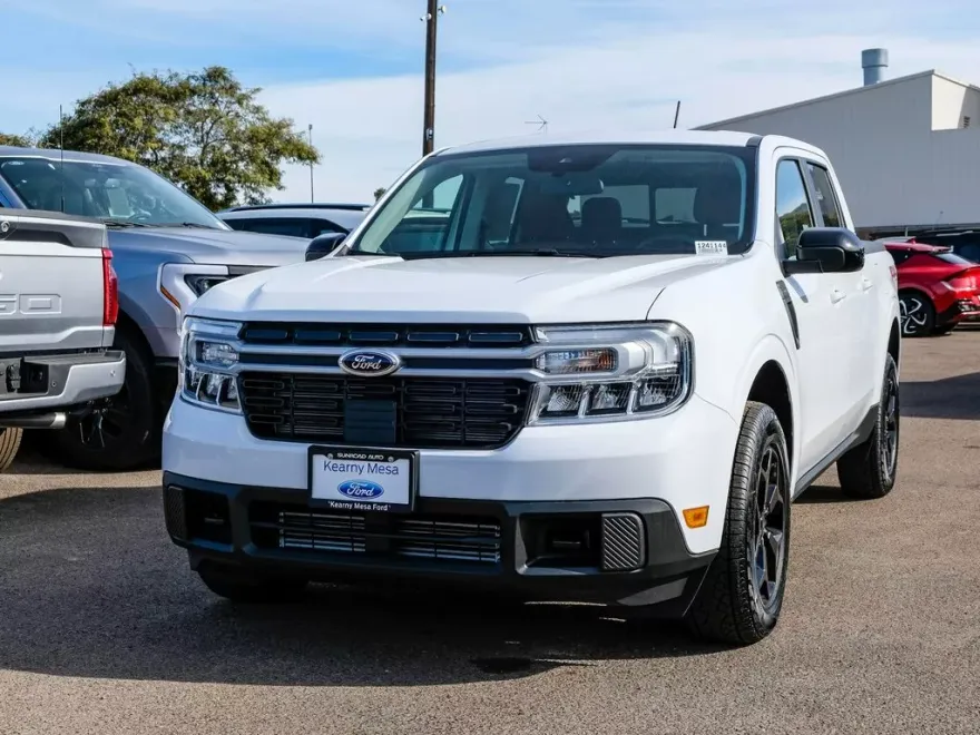 2024 Ford Maverick Lariat photo 1