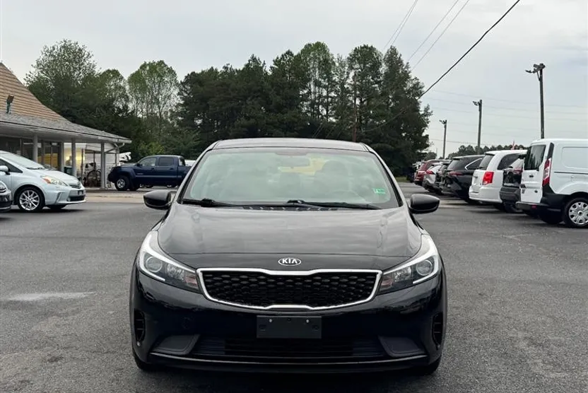 2018 Kia Forte LX Base photo 1