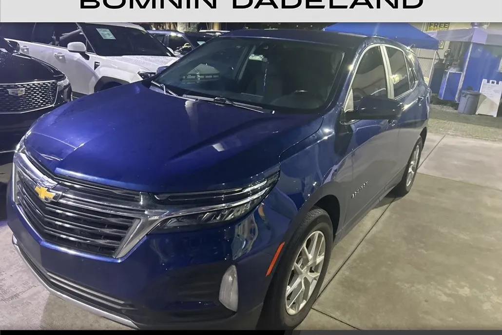 2022 Chevrolet Equinox LT photo 1