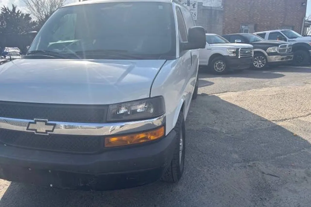 2018 Chevrolet Express 2500 Cargo Van photo 1