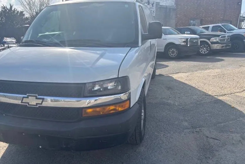 2018 Chevrolet Express 2500 Cargo Van photo 1