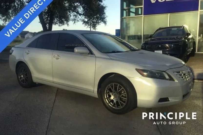 2009 Toyota Camry SE photo 1