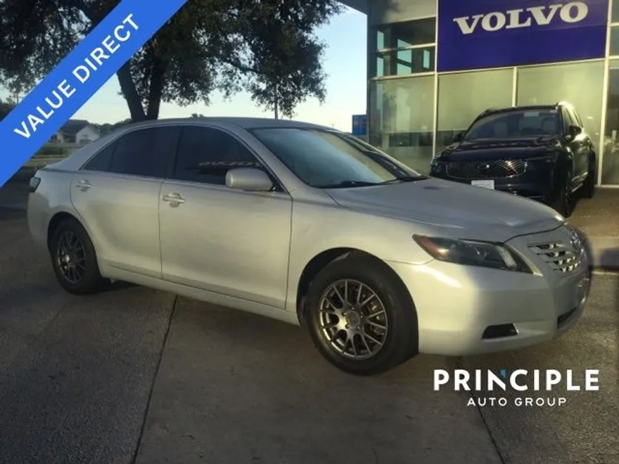 2009 Toyota Camry SE photo 1