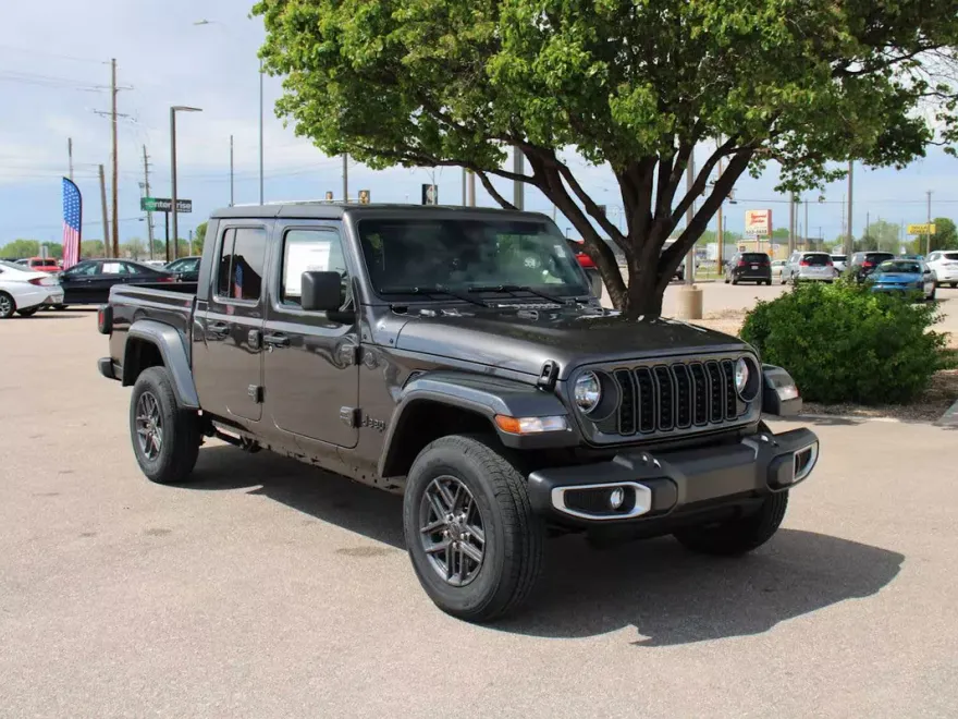 2025 Jeep Gladiator Sport S photo 1