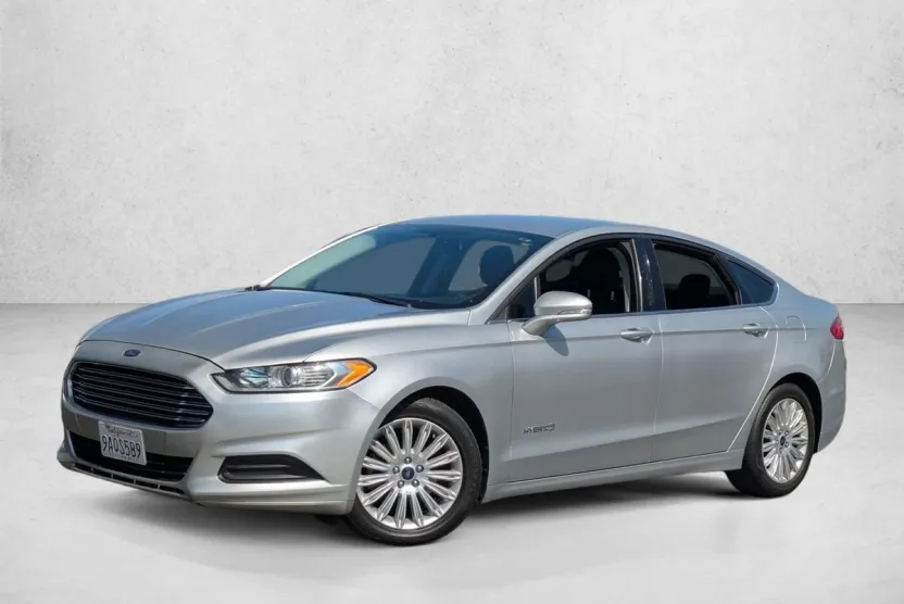 2015 Ford Fusion Hybrid SE photo 1