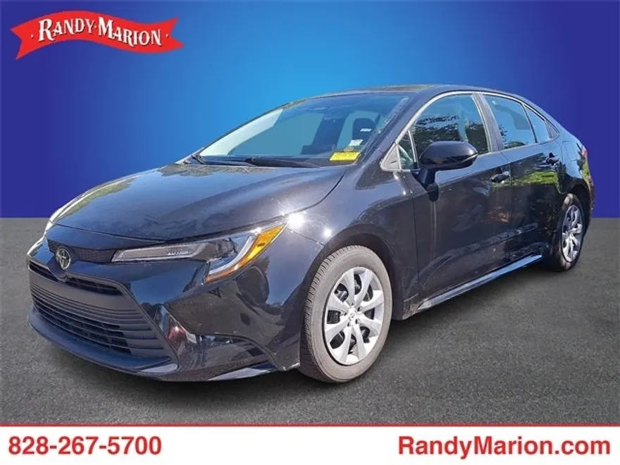 2024 Toyota Corolla LE photo 1