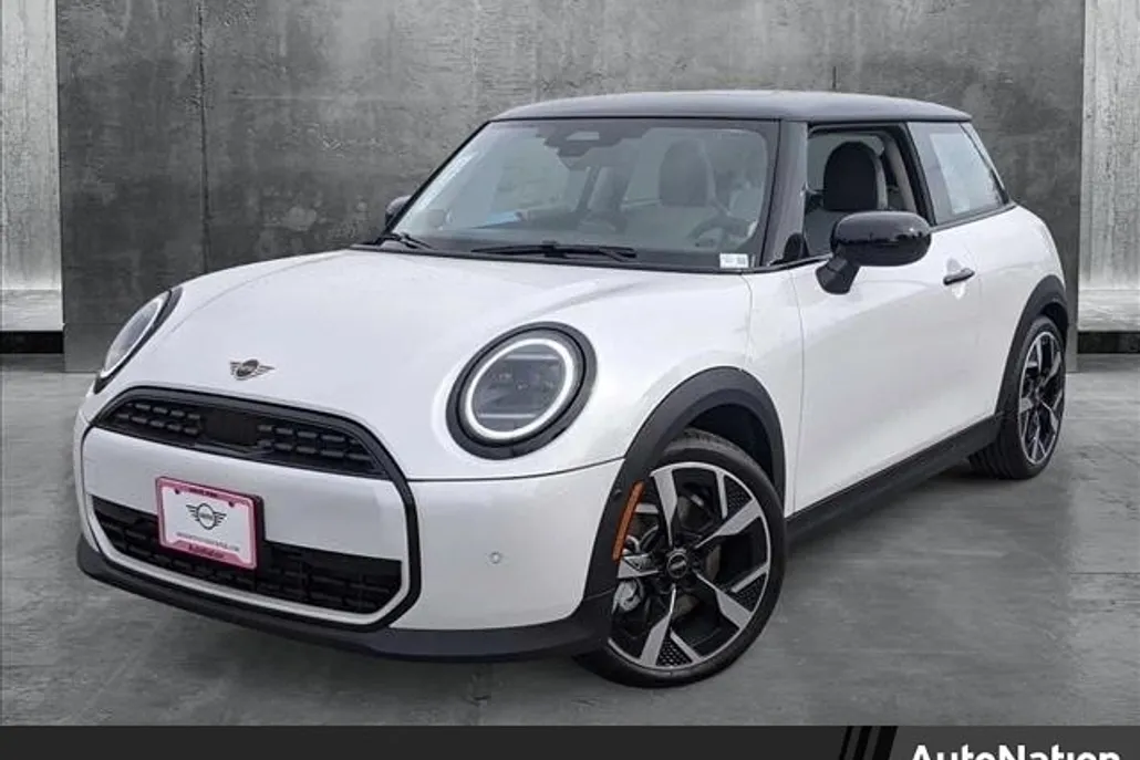 2025 Mini Cooper Signature photo 1