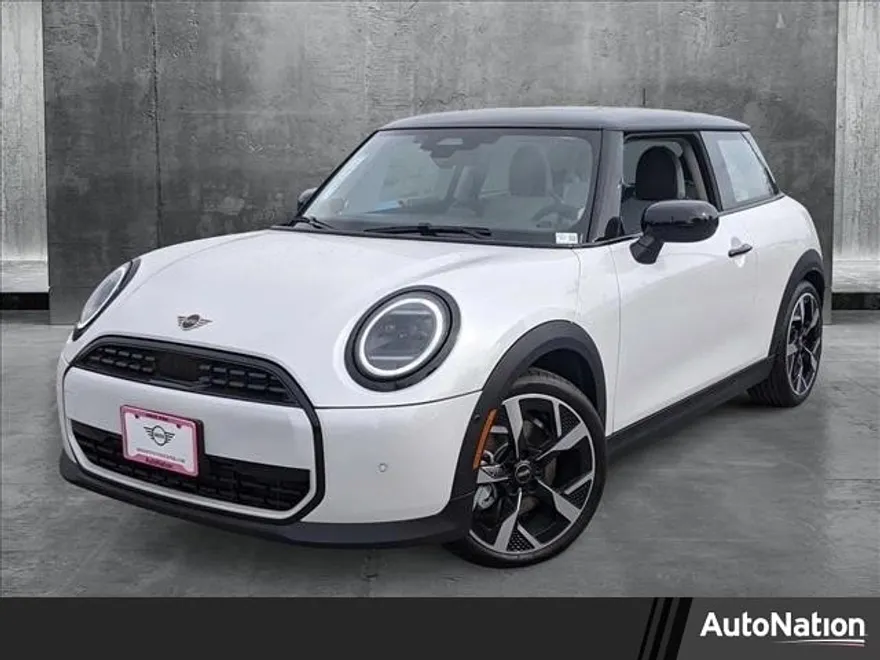 2025 Mini Cooper Signature photo 1