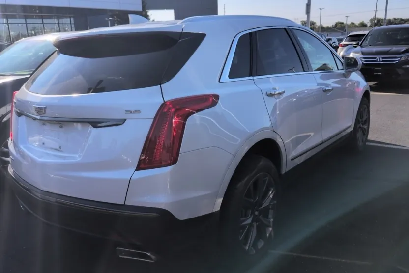 2019 Cadillac XT5 Luxury photo 1