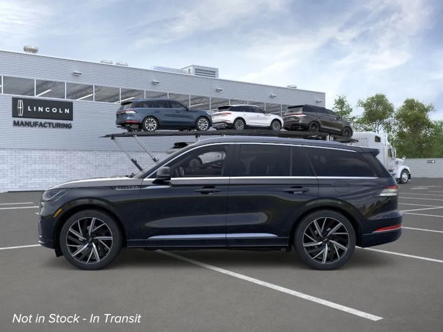 2025 Lincoln Aviator Black Label photo 1