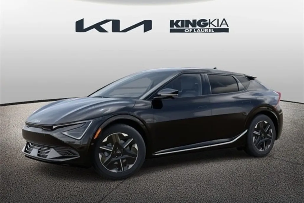 2025 Kia EV6 Wind photo 1