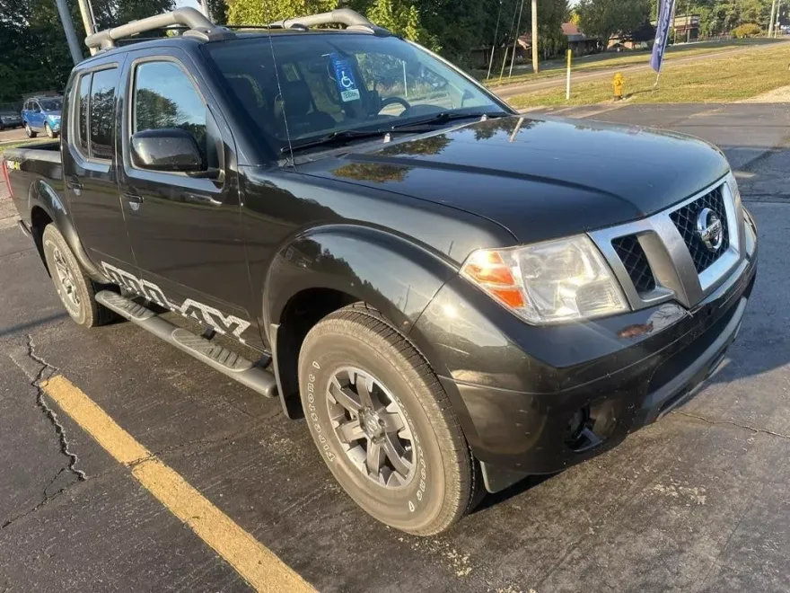 2017 Nissan Frontier PRO-4X photo 1