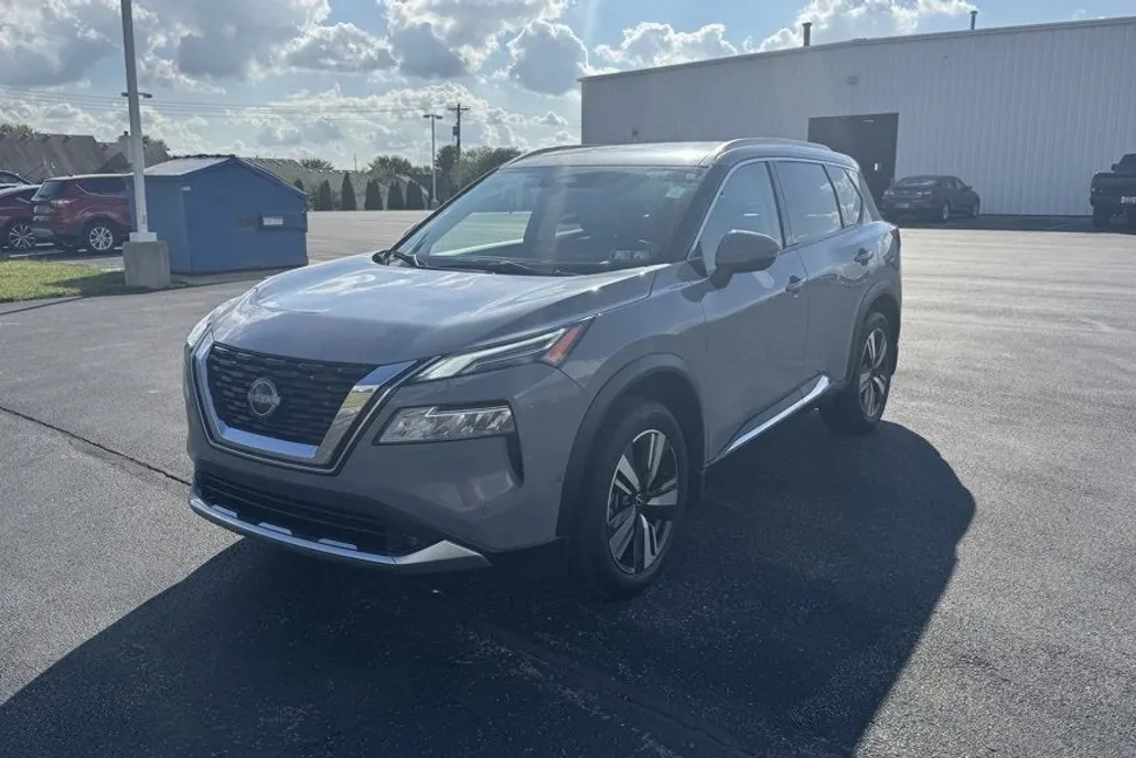 2022 Nissan Rogue Platinum photo 1