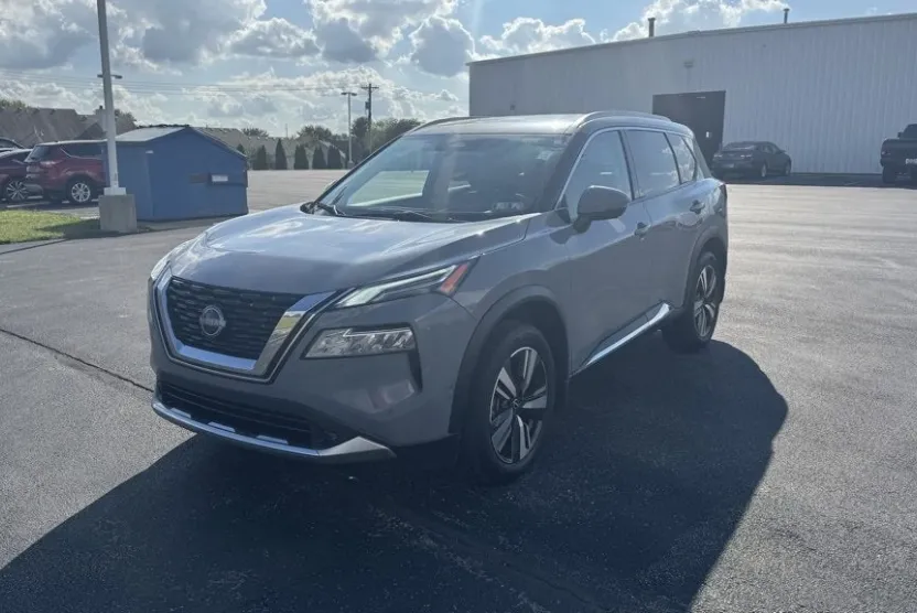 2022 Nissan Rogue Platinum photo 1