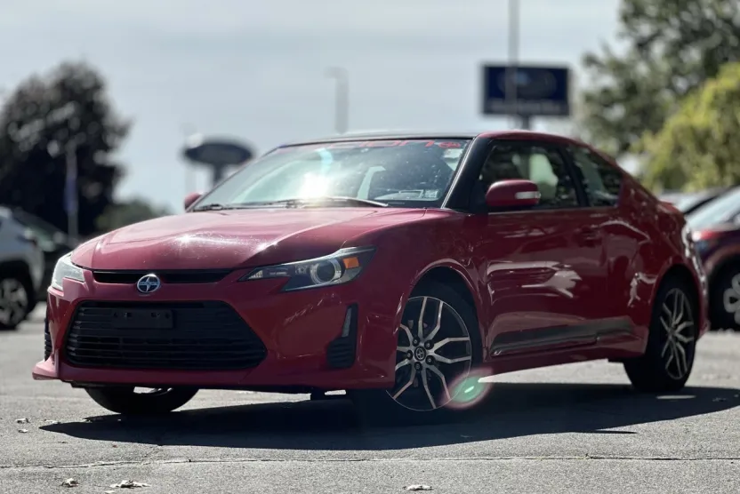 2015 Scion tC Base photo 1