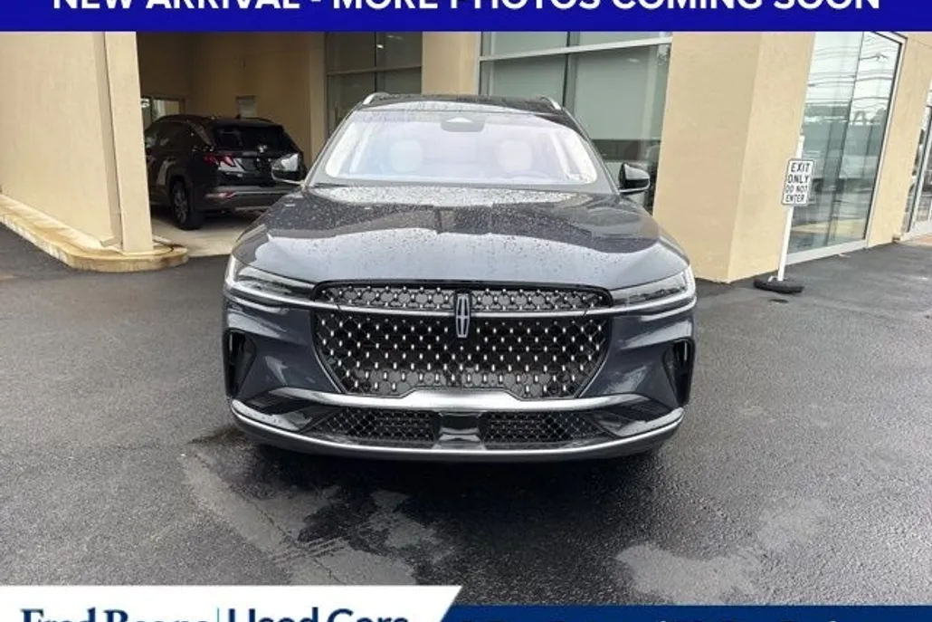 2024 Lincoln Nautilus Black Label photo 1