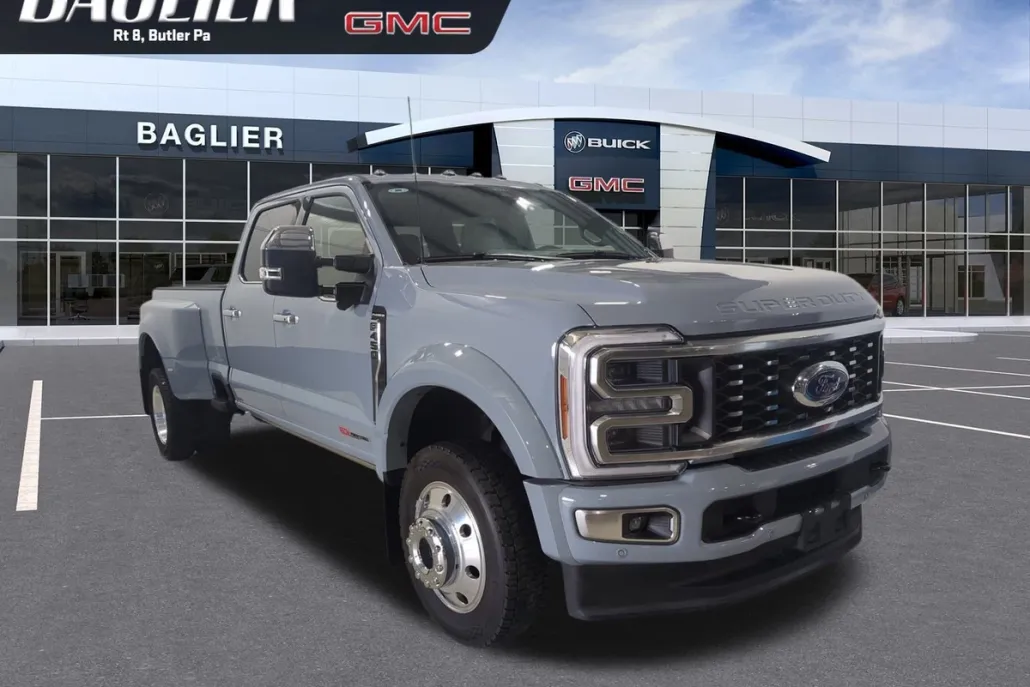 2025 Ford F-450 Platinum photo 1