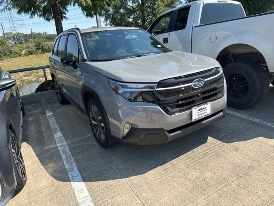 2025 Subaru Forester Touring photo 1