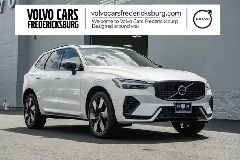 2025 Volvo XC60 Hybrid T8 Plus photo 1
