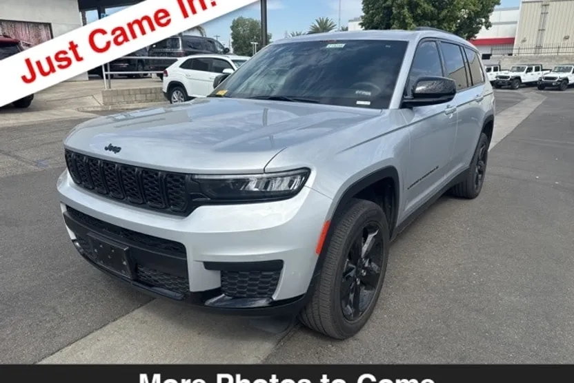 2023 Jeep Grand Cherokee Altitude photo 1