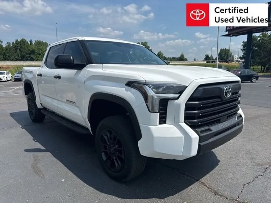2024 Toyota Tundra SR5 photo 1