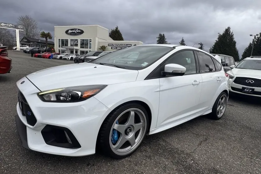 2017 Ford Focus RS photo 1