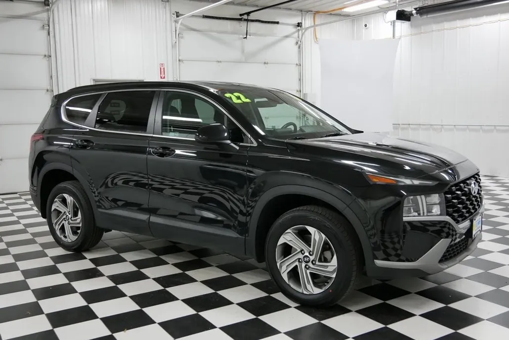 2022 Hyundai Santa Fe SE photo 1