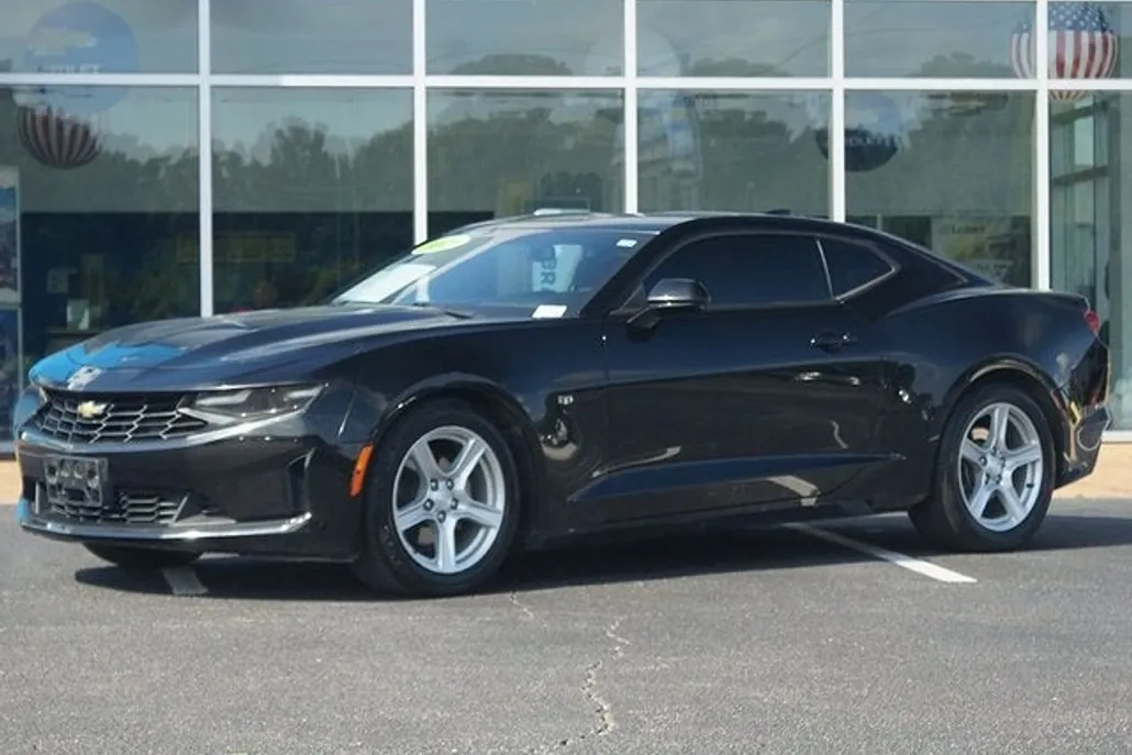2021 Chevrolet Camaro 1LT photo 1