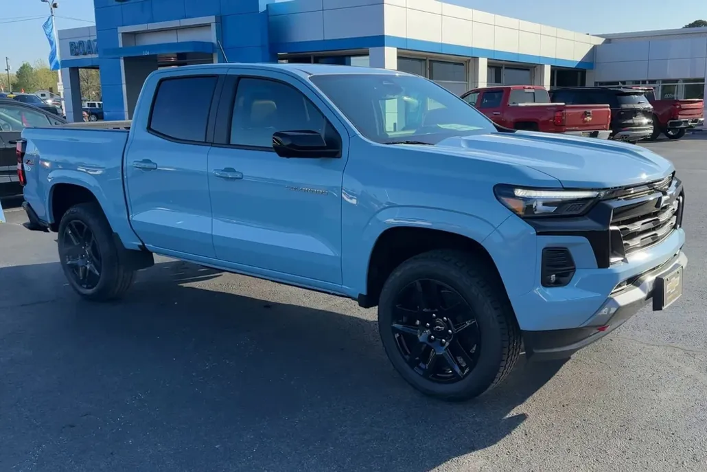 2025 Chevrolet Colorado Z71 photo 1