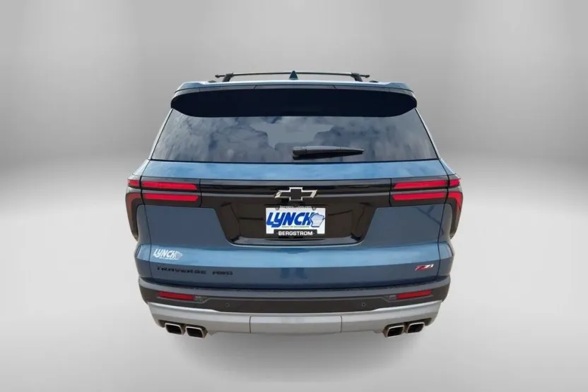 2025 Chevrolet Traverse Z71 photo 1