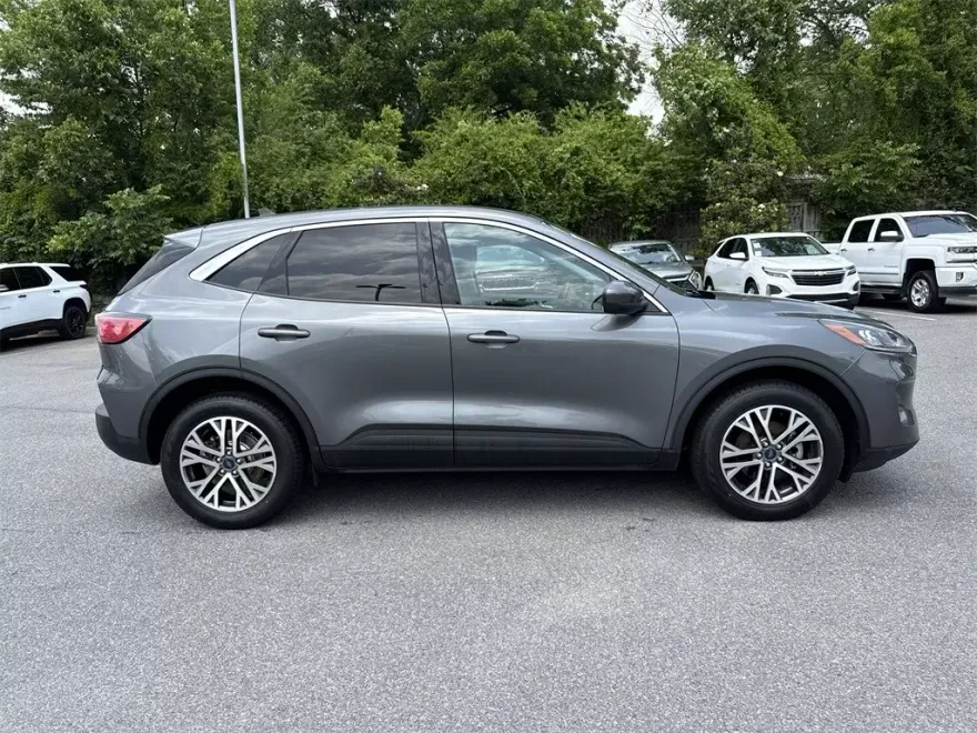 2022 Ford Escape SEL photo 1
