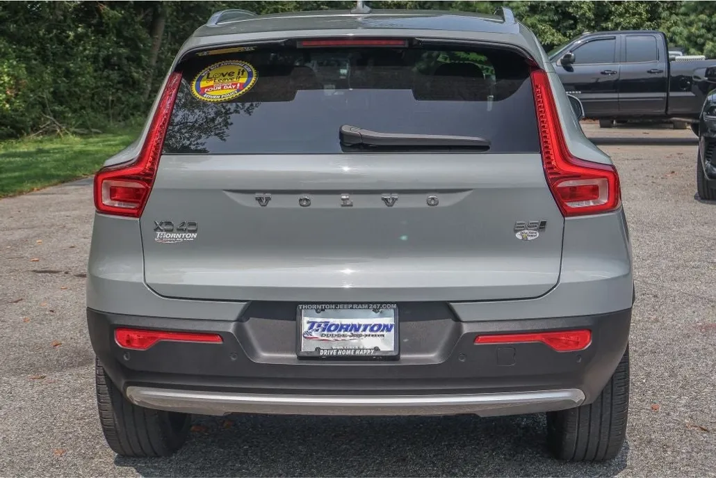 2024 Volvo XC40 Ultimate photo 1