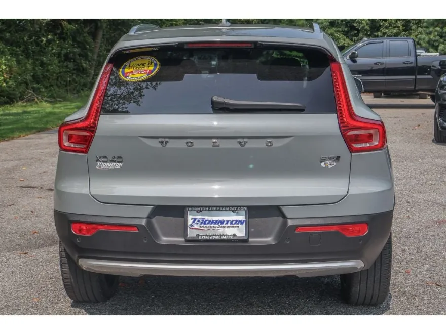 2024 Volvo XC40 Ultimate photo 1